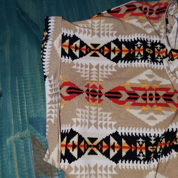 Tribal Print Earth Tones Top - Picture 3 of 4